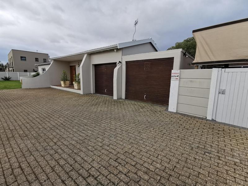 4 Bedroom Property for Sale in Flamingo Vlei Western Cape